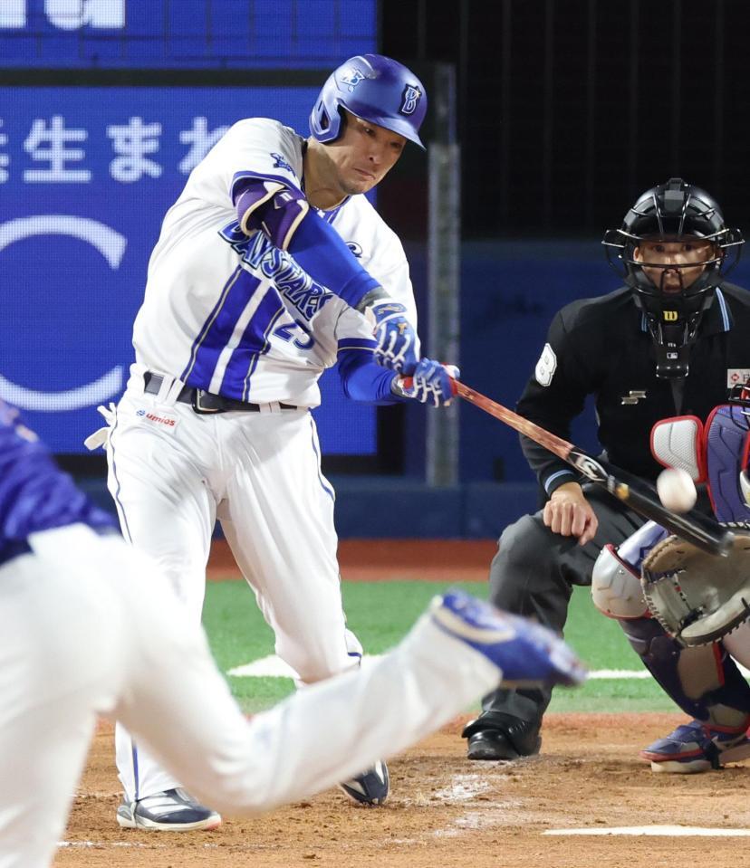 ３回、筒香が中越え２ランを放つ