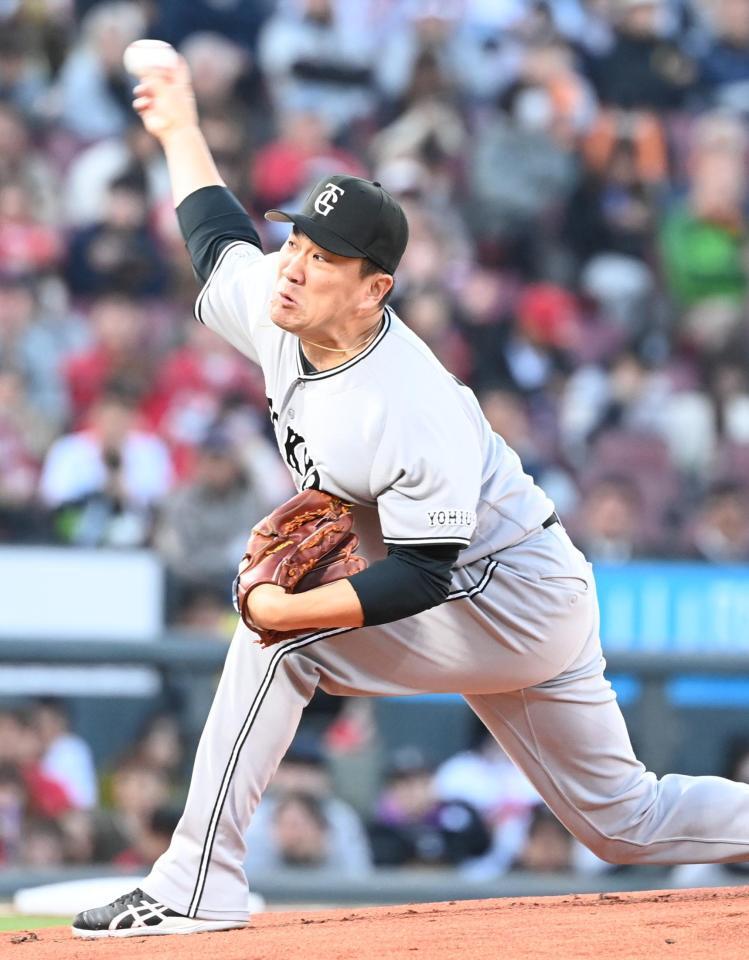 力投する先発の田中将