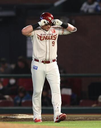 ６回、併殺打に倒れがっくりのボイト（撮影・金田祐二）