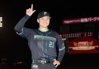 「ドミれ！」ポーズで笑顔の清宮幸（撮影・金田祐二）