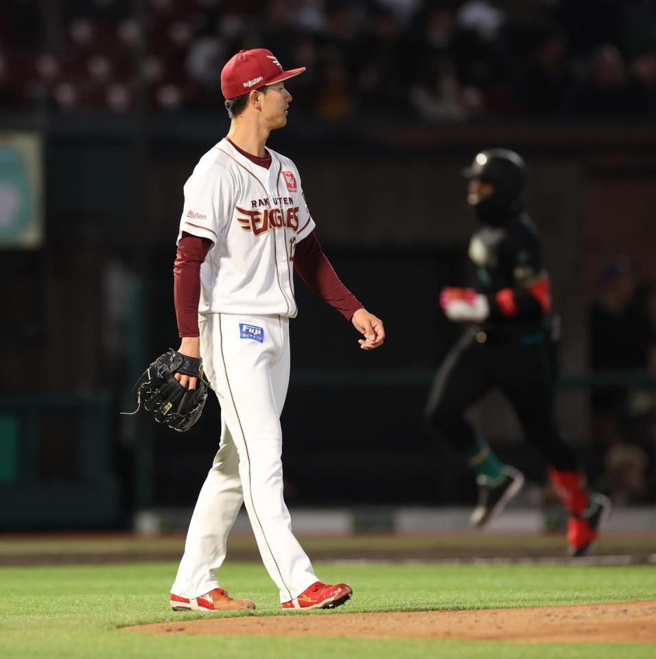 ４回、カストロに先制ソロを浴びた古謝（撮影・金田祐二）