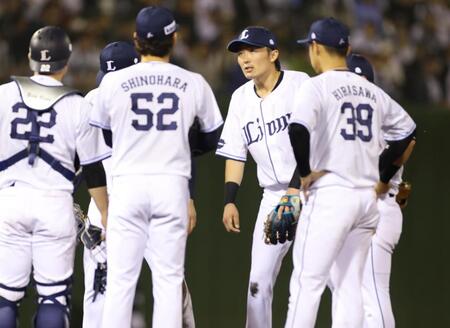 ９回、自身のエラーで逆転を許し厳しい表情の源田（撮影・金田祐二）