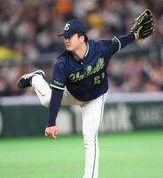 力投する吉村（撮影・開出牧）