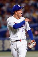 ４回を投げ終え、雄たけびを上げる柳