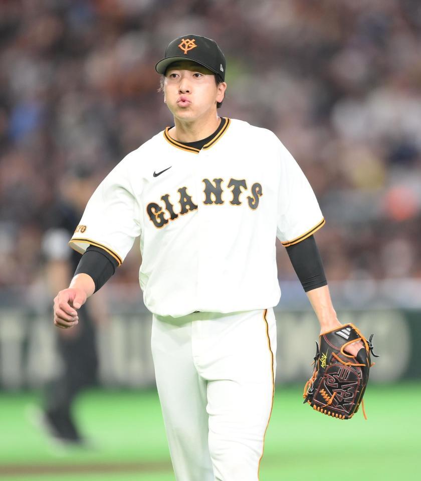 ８回、岩田を見逃し三振に仕留めた大勢（撮影・開出牧）