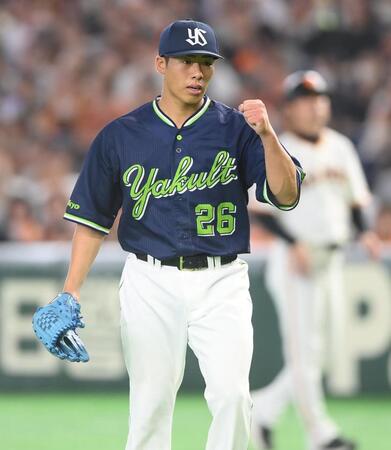 ６回、泉口を二ゴロに打ち取りガッツポーズを決める山野（撮影・開出牧）