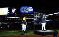 ゆかりのある北海道の地でお立ち台に上がる上沢（撮影・中島達哉）