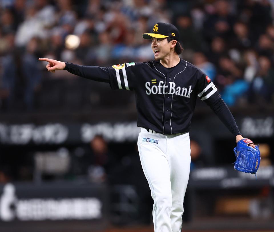 ６回を抑え、ベンチに戻る上沢（撮影・中島達哉）