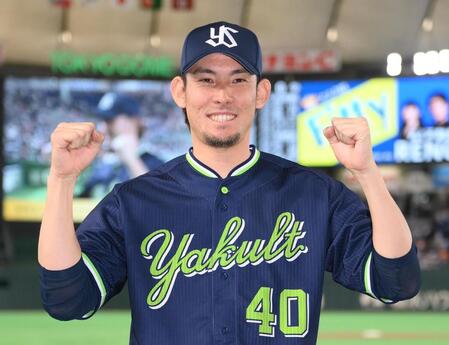 今季初勝利を挙げガッツポーズを決める高梨（撮影・開出牧）