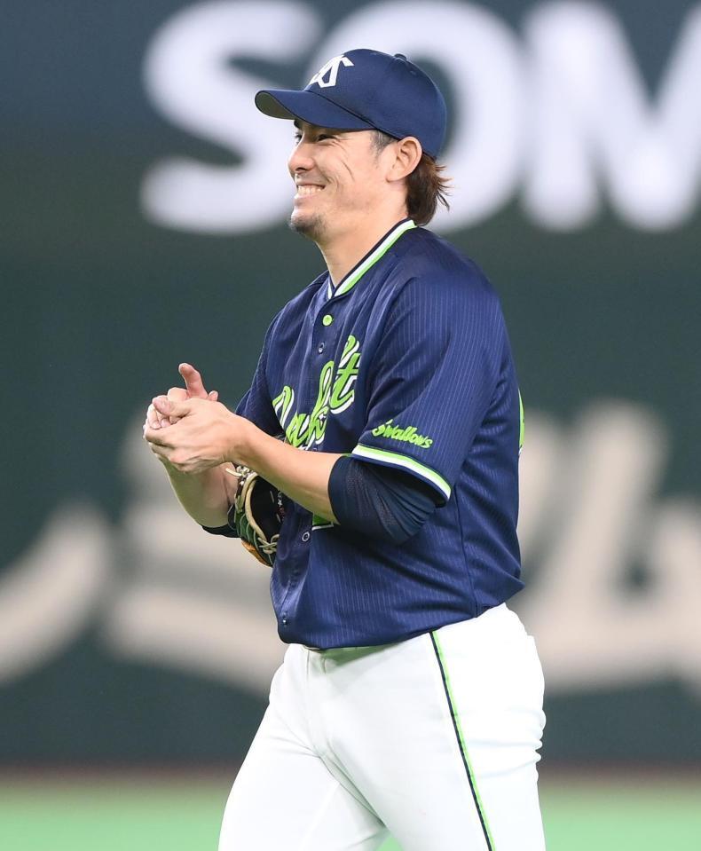 ７回、中山に中前打を打たれ完全試合の夢破れた高梨（撮影・開出牧）