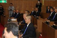 笑顔を見せる大阪桐蔭・黒川（手前）と吉岡