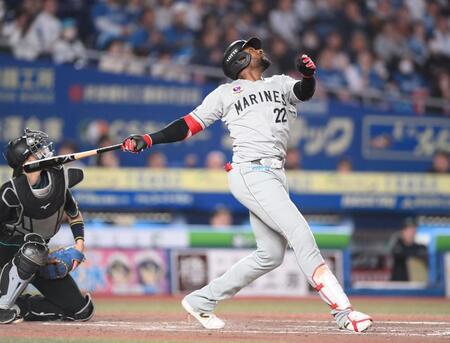 ４回、三飛に倒れたポランコ。捕手・田宮（撮影・開出牧）