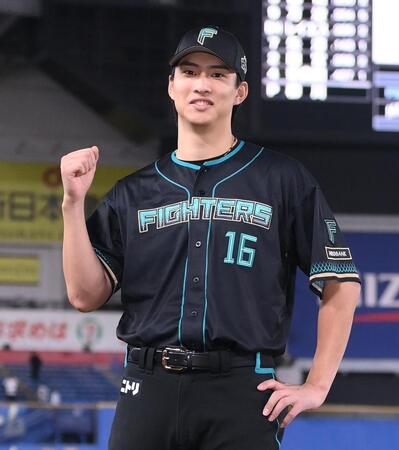 今季初勝利を挙げガッツポーズを決める達（撮影・開出牧）