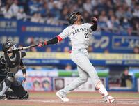 ４回、三飛に倒れたポランコ。捕手・田宮（撮影・開出牧）