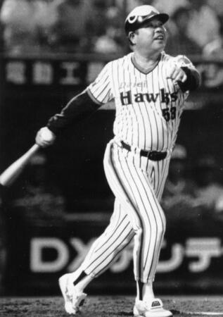 　ダイエー時代に史上３位の５６７号を放つ門田＝１９９２年６月２８日