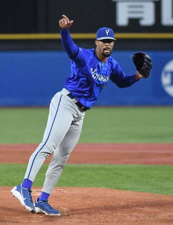 ヤクルト打線を相手に力投するデュプランティエ（撮影・佐藤厚）