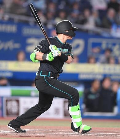 ３回、中前打を放つ清宮幸（撮影・開出牧）