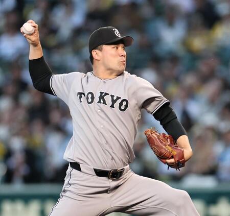 先発し、投げ込む田中将（撮影・田中太一）