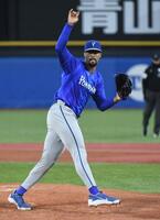 ヤクルト打線を相手に力投するデュプランティエ（撮影・佐藤厚）