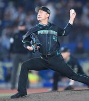 ７回から登板し力投する島本（撮影・開出牧）