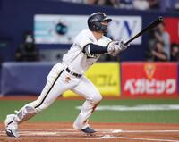 ６回、森は右翼フェンス直撃の二塁打を放つ（撮影・坂部計介）