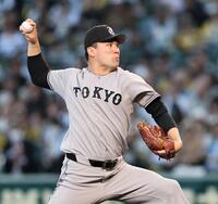 先発し、投げ込む田中将（撮影・田中太一）