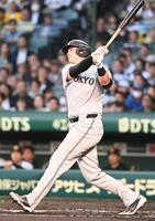 １回、ダルベックが先制左越え３点本塁打を放つ