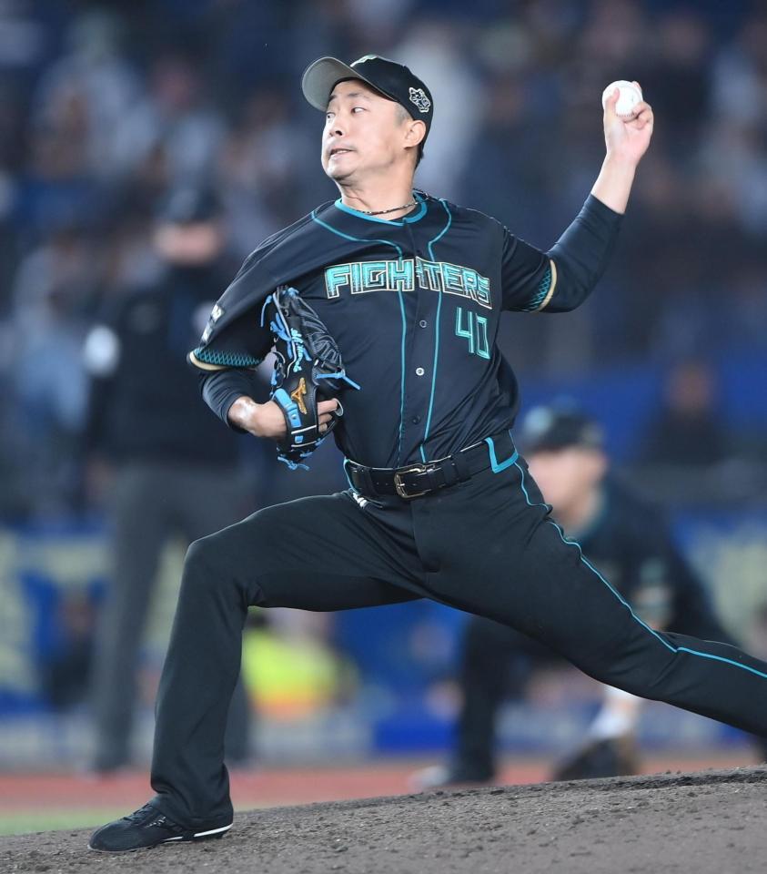 ７回から登板し力投する島本（撮影・開出牧）