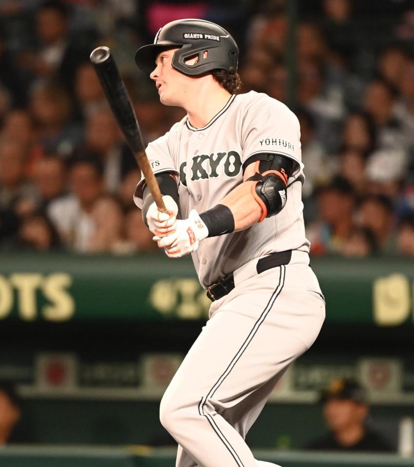 ３回、ダルベックが中前打を放つ