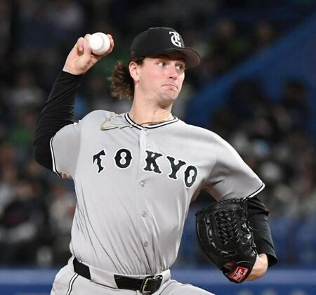 ヤクルト打線を相手に力投するウィットリー（撮影・佐藤厚）