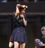 きつねダンスを踊るＡＫＢ４８・花田藍衣（撮影・中島達哉）