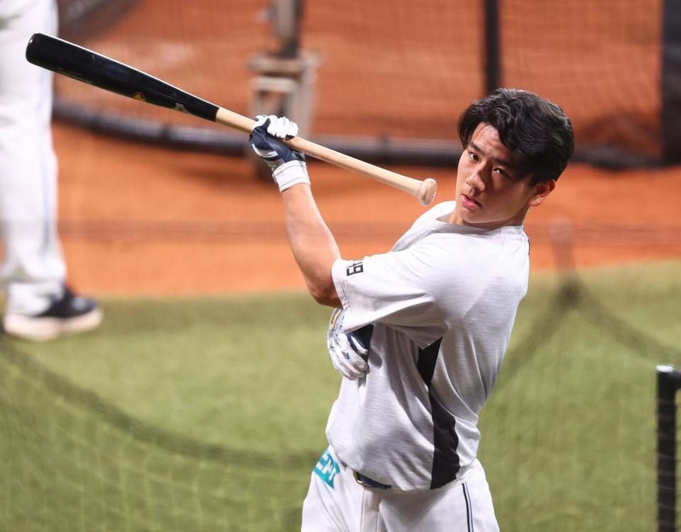 一軍に合流し、打撃練習をする大塚（撮影・中島達哉）