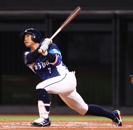 ７回、逆転２ランを放つ桑原（撮影・中島達哉）