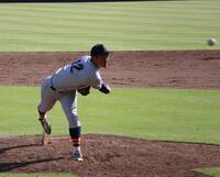 リリーフ登板した立命大・若田部（撮影・中野裕美子）