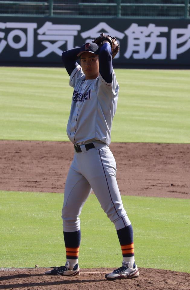 リリーフ登板した立命大・若田部（撮影・中野裕美子）