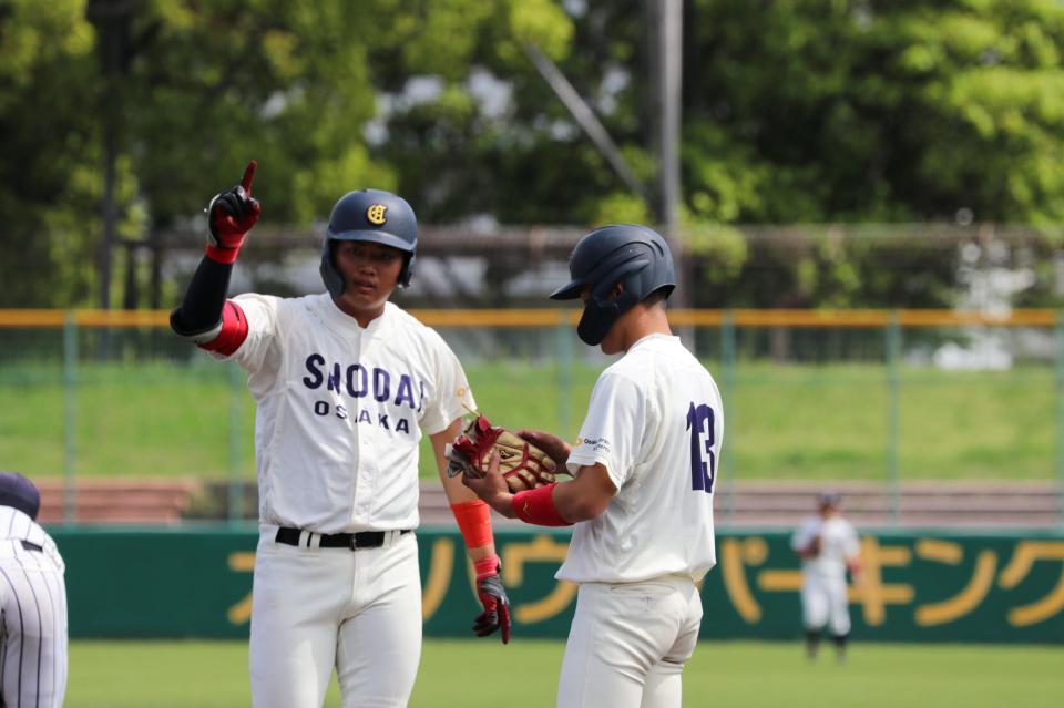 初回に中前打を放った真鍋