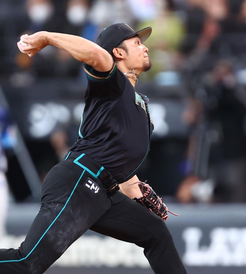 １回、力投する伊藤（撮影・中島達哉）