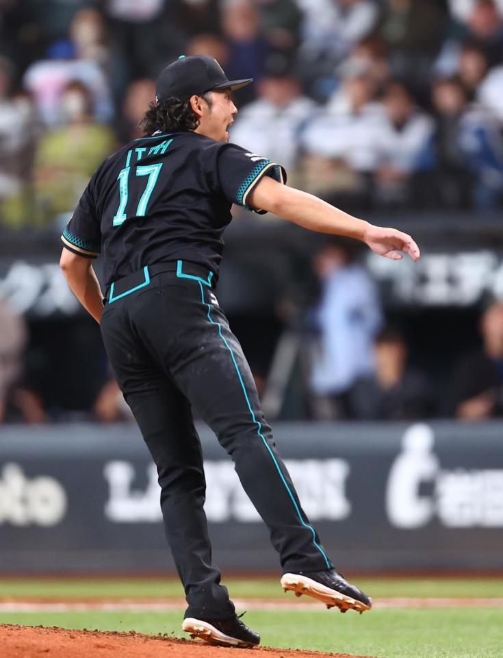 ５回、声をあげながら力投する伊藤（撮影・中島達哉）