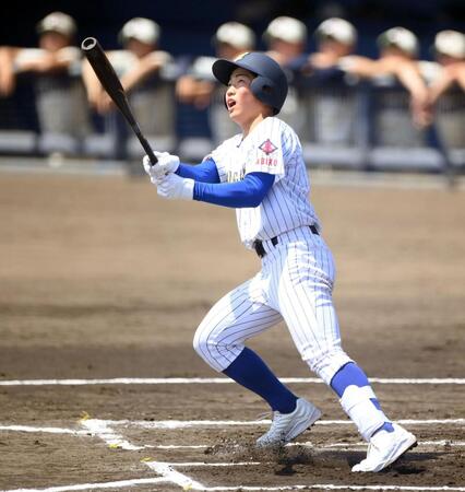 １回、レフトへ二塁打を放つ谷晃明（撮影・開出牧）