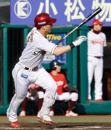 １回、村林が左前に先制打を放つ