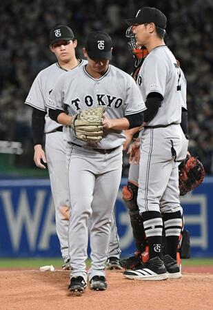 ５回途中３失点で降板する井上（撮影・佐藤厚）