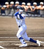 １回、レフトへ二塁打を放つ谷晃明（撮影・開出牧）