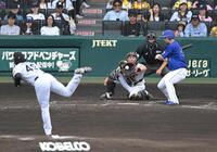 ４回、見逃し三振に倒れる阿部（撮影・飯室逸平）