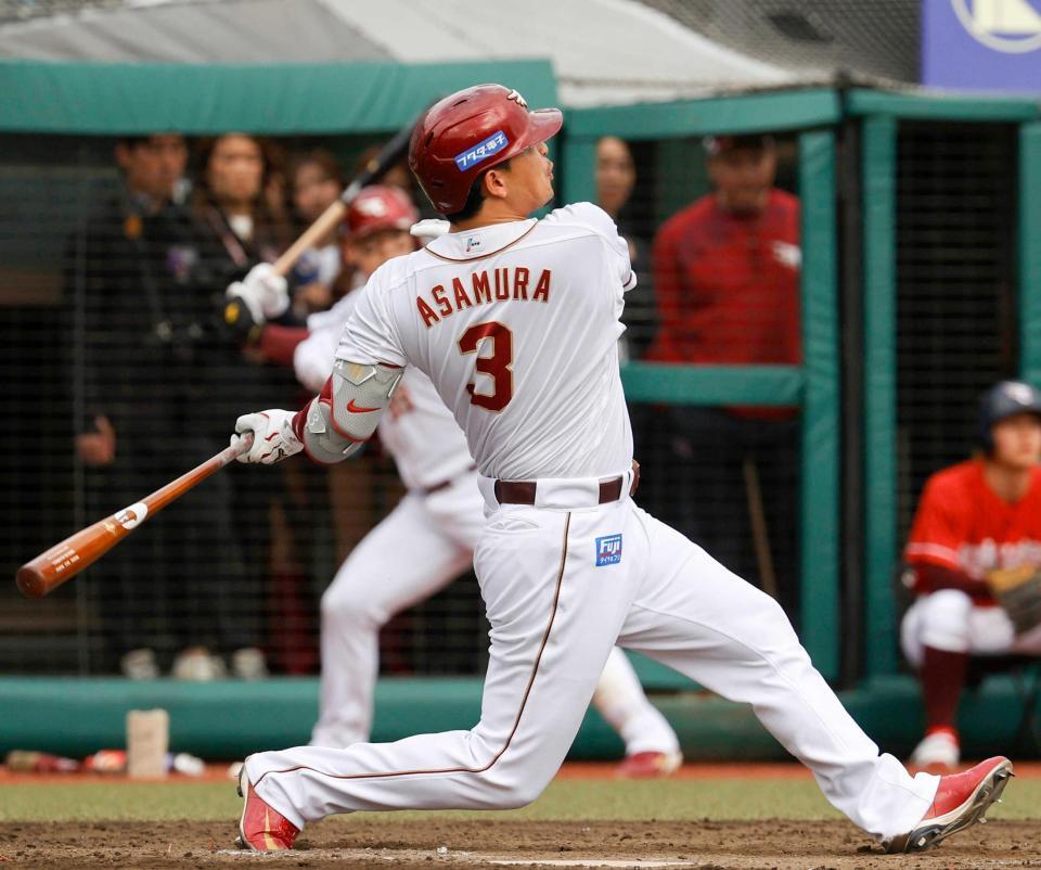 　５回、浅村が左中間に２ランを放つ