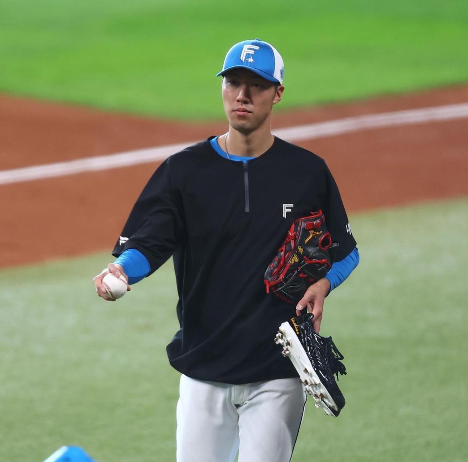 １軍に合流した福島（撮影・中島達哉）