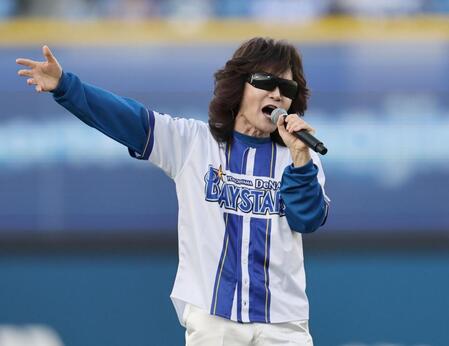 熱唱する龍玄とし（Ｔｏｓｈｌ）＝撮影・田中太一