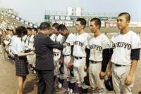 　北陽（当時）時代の岡田彰布氏（右端）＝１９７３年