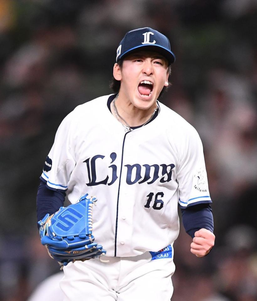 ７回、周東を三振に仕留め雄たけびを挙げる隅田（撮影・園田高夫）