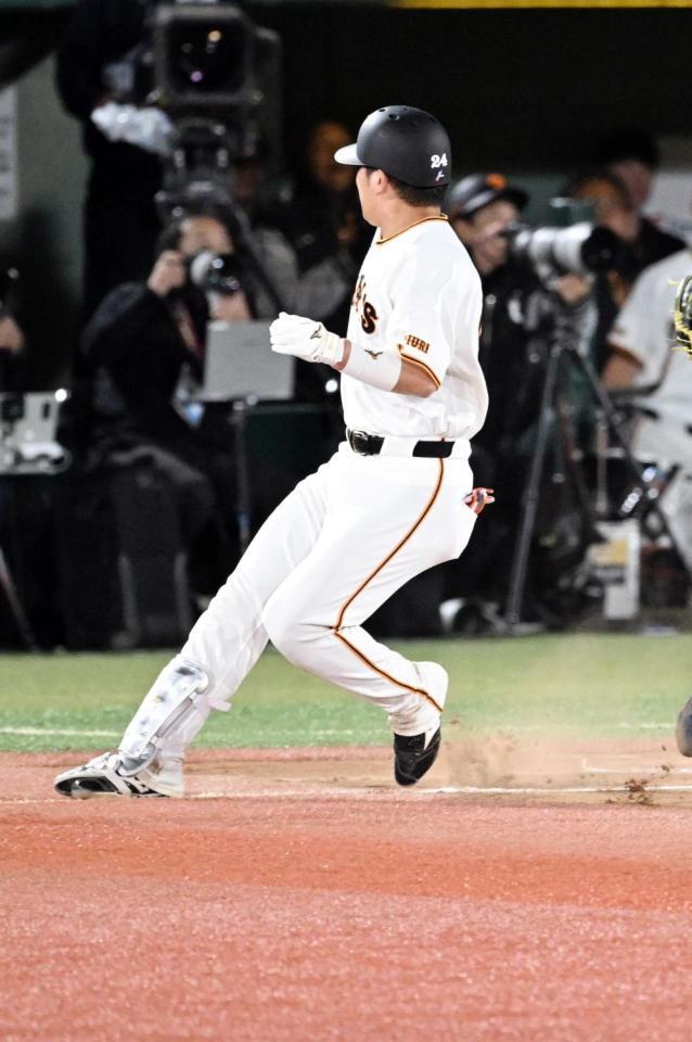 ７回、大城の一ゴロで、ボスラーがベースカバーの金丸へ悪送球し出塁を許す