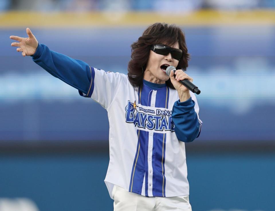 熱唱する龍玄とし（Ｔｏｓｈｌ）＝撮影・田中太一